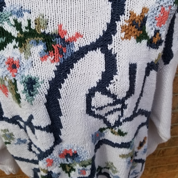 Vintage Chunky White Floral Knit Sweater - Picture 8 of 9